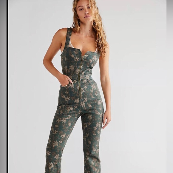 Free People We the Free green floral CRVY 2nd Ave One Piece jumpsuit jumper sz14 - Picture 2 of 8